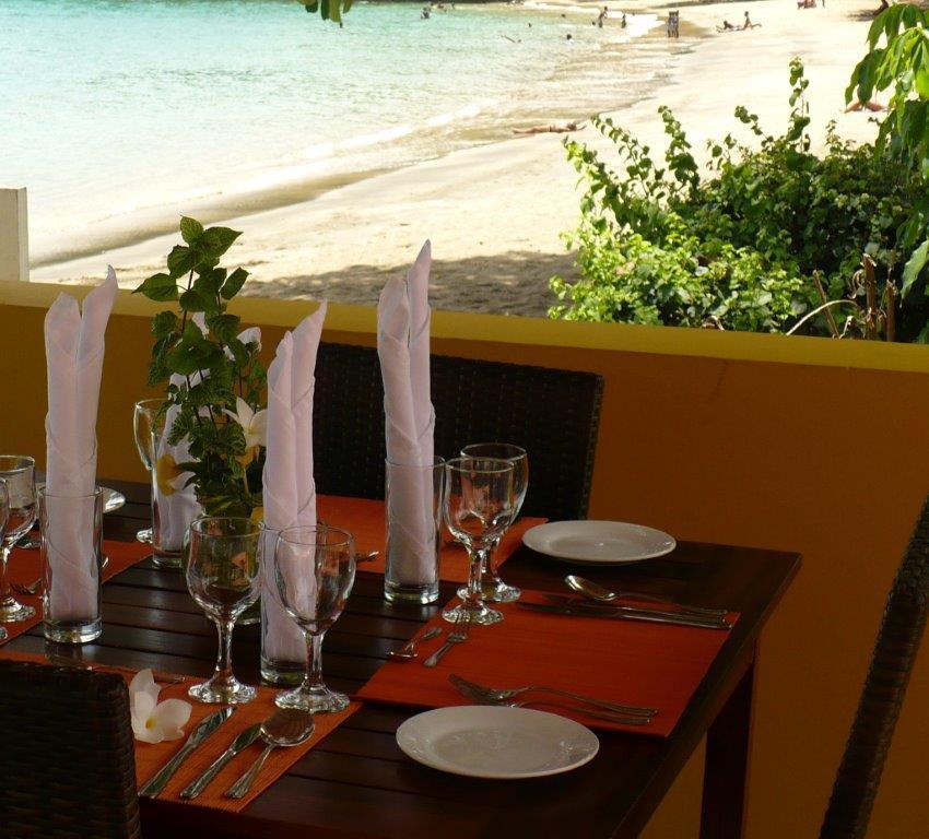 Paradise Beach Hotel Кингстаун Екстериор снимка