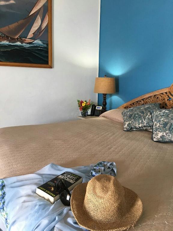 Paradise Beach Hotel Кингстаун Екстериор снимка
