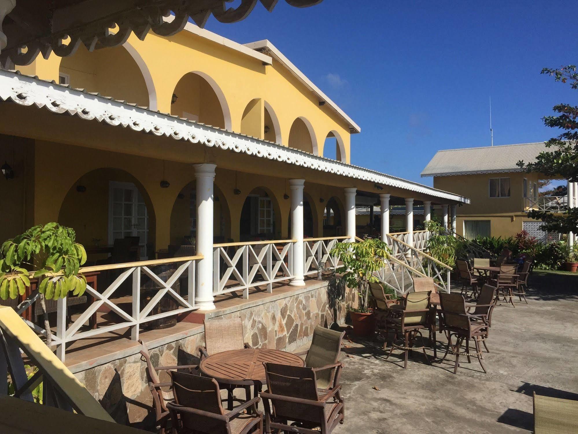 Paradise Beach Hotel Кингстаун Екстериор снимка