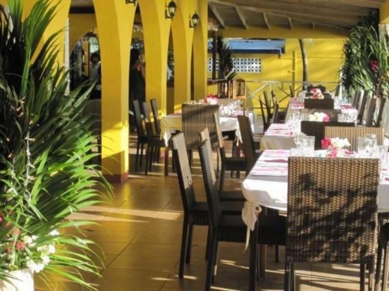 Paradise Beach Hotel Кингстаун Екстериор снимка