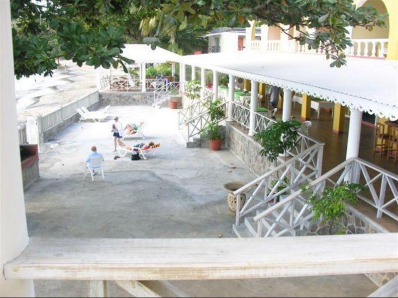 Paradise Beach Hotel Кингстаун Екстериор снимка